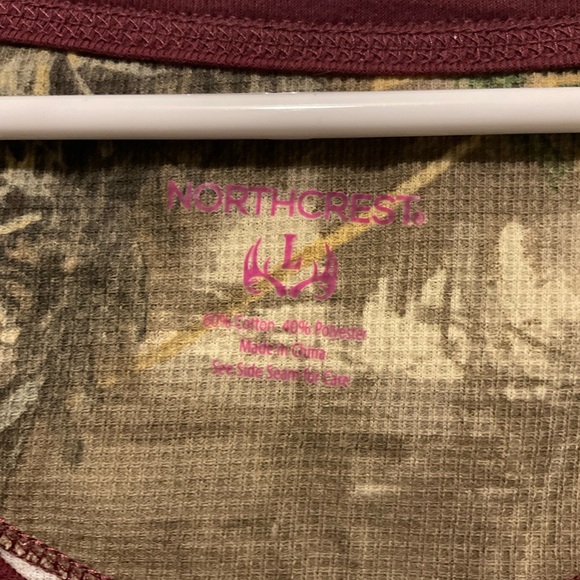 Women camo V-neck, long sleeve shirt - Picture 3 of 7